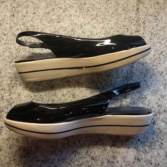 Stuart Weitzman patent peep toe platform h… - Picture 3 of 8